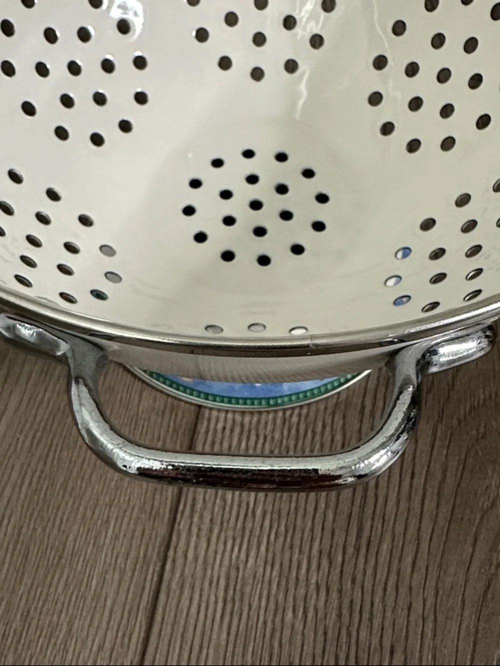 Pfaltzgraff Snow Bear Holiday Enameled Metal Colander 3 Quart‎